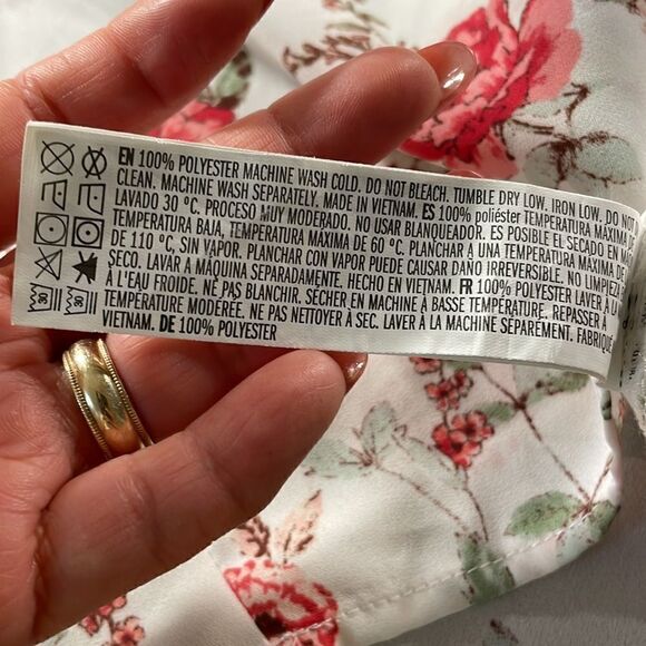 Boho Cropped Ruffle Blouse is Perfect Summer Blouse. Ready for Vacation 🛩 - Picture 8 of 16